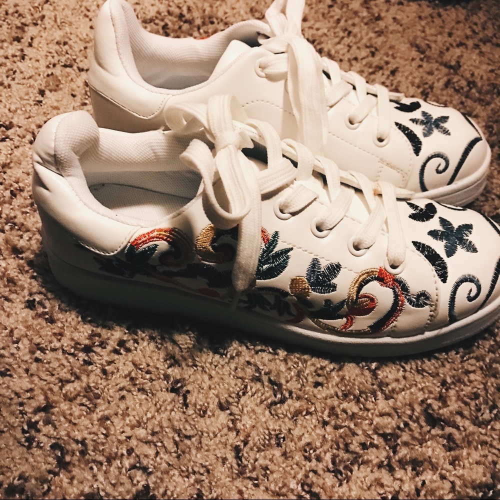 MISSGUIDED Sneakers